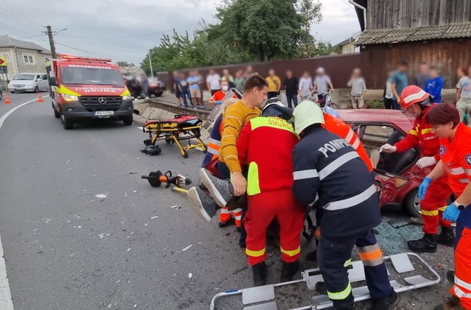 Accident cu doi răniți pe DN 29 Suceava-Botoșani, la Plopeni