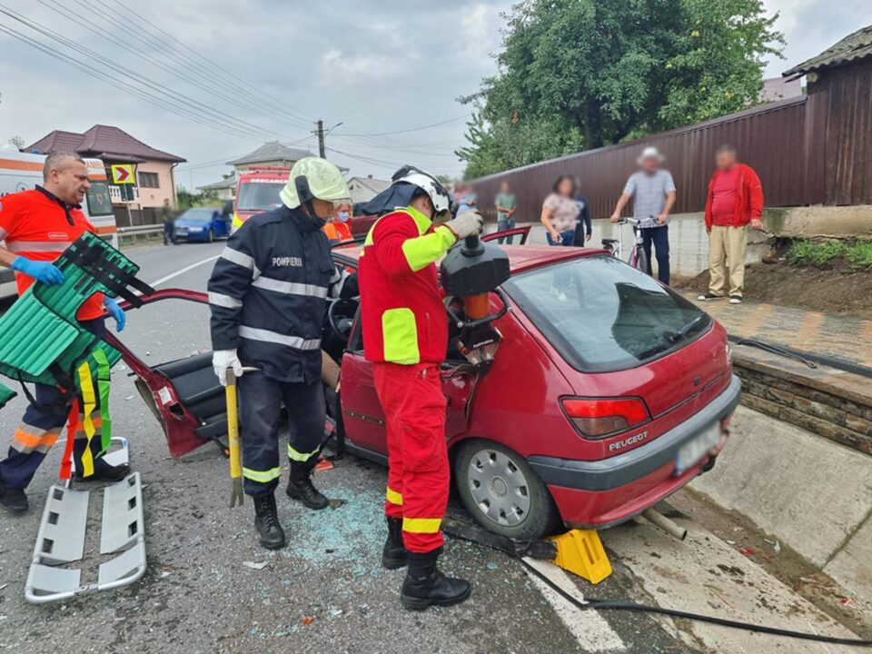 Accident cu doi răniți pe DN 29 Suceava-Botoșani, la Plopeni
