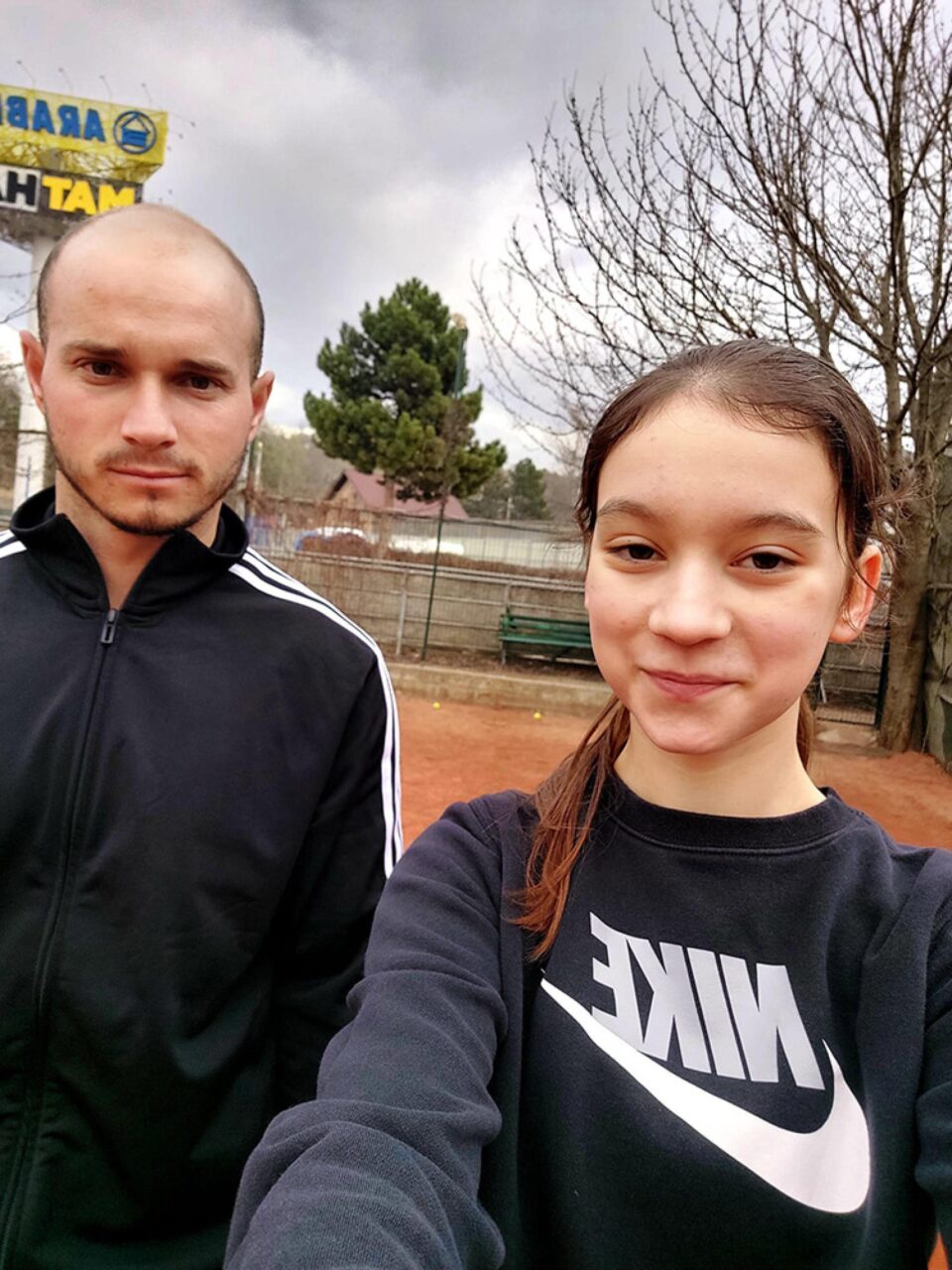 Antrenorul Bogdan Marasin și Maya Rotari