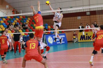 Sucevenii Aciobăniței și Rață sunt jucători de bază în echipa națională de volei a României