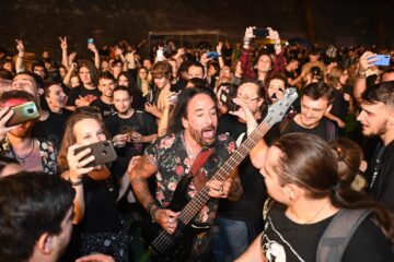 Americanul Marco Mendoza, un chitarist bass cu adevărat excepțional