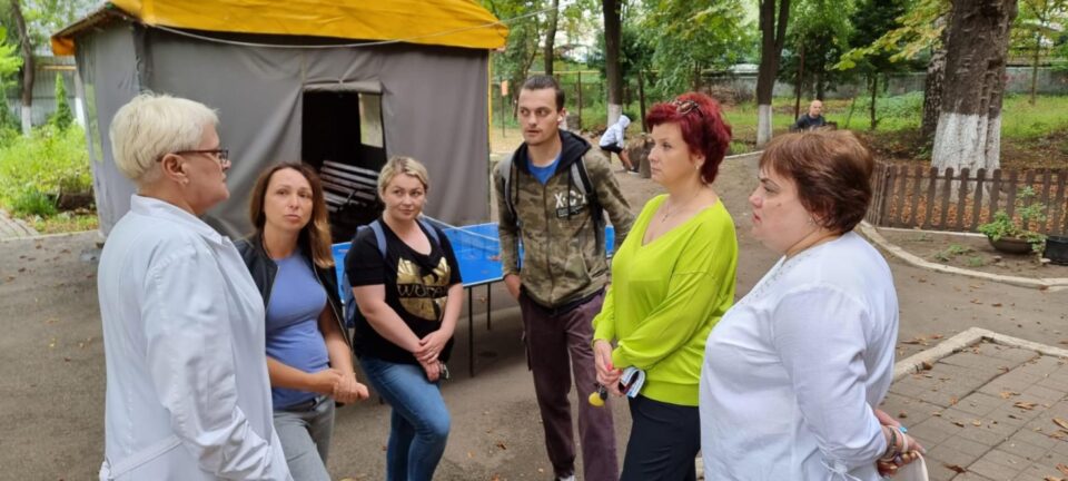 400 de refugiați ucraineni din zona de conflict sunt sprijiniți la Cernăuți