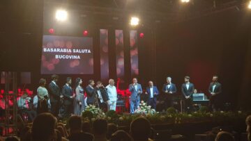 Momente magice în Cetatea Sucevei, la concertul susținut de orchestra „Frații Advahov” cu maestrul Eugen Doga