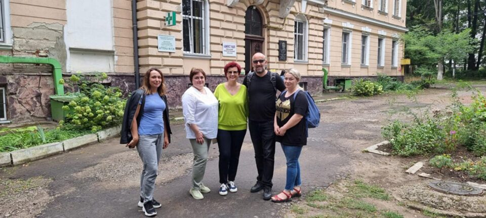 400 de refugiați ucraineni din zona de conflict sunt sprijiniți la Cernăuți