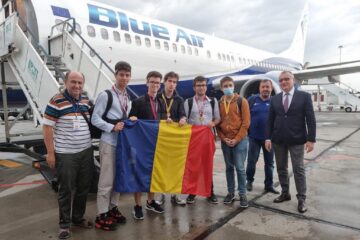Olimpicii romani au fost asteptati la aeroport de ministrul Sorin Cimpeanu