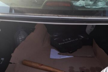 Bâta și sabia ridicate de polițiști
