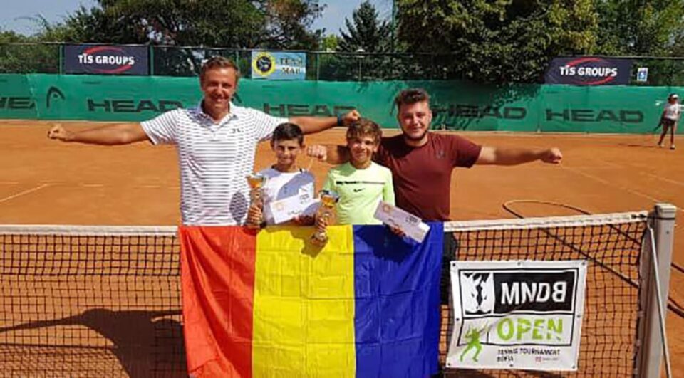 Antrenorul Lechner David Arcip și Andrei Radu