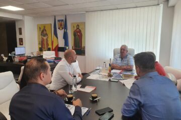 Primarul Sucevei, Ion Lungu, la discuții cu reprezentanții companiei Delgaz Grid SA Tg. Mureș