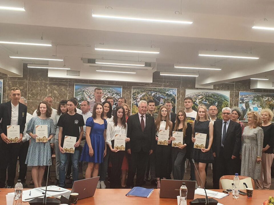 Premierea elevilor de 10 la Bac și Capacitate, în ședința de CL din 25 august 2022