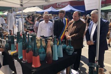 Președintele CJ Suceava, Gheorghe Flutur, a vizitat Târgul Olarilor „Ochiul de Păun”