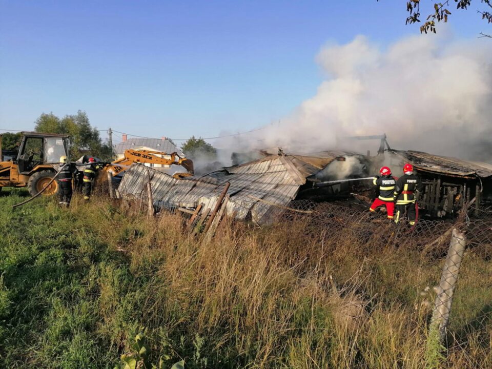 Casa unei bătrâne de 92 de ani, distrusă de un incendiu