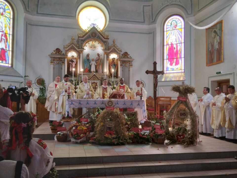 Sărbătoarea Roadelor - Dożynki, ediția a XVII-a, la Solonețu Nou, a reunit sute de participanți din țară și din străinătate