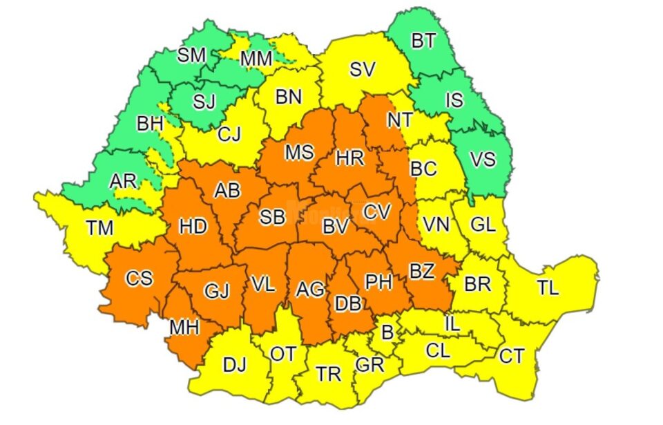 Cod galben și cod portocaliu de furtuni și ploi, în aproape toată țara