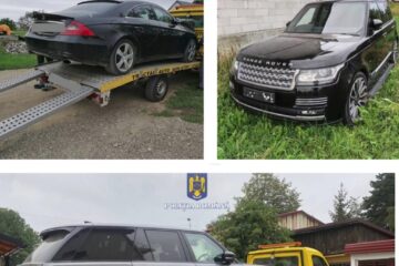 Polițiștii au ridicat în cadrul perchezițiilor trei mașini de lux, evaluate la aproximativ 60.000 de euro
