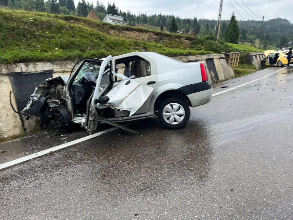 Accidentul din această săptămână, de pe DN 17, la ieșirea din Pasul Mestecăniș spre Iacobeni Accidentul din această săptămână, de pe DN 17, la ieșirea din Pasul Mestecăniș spre Iacobeni