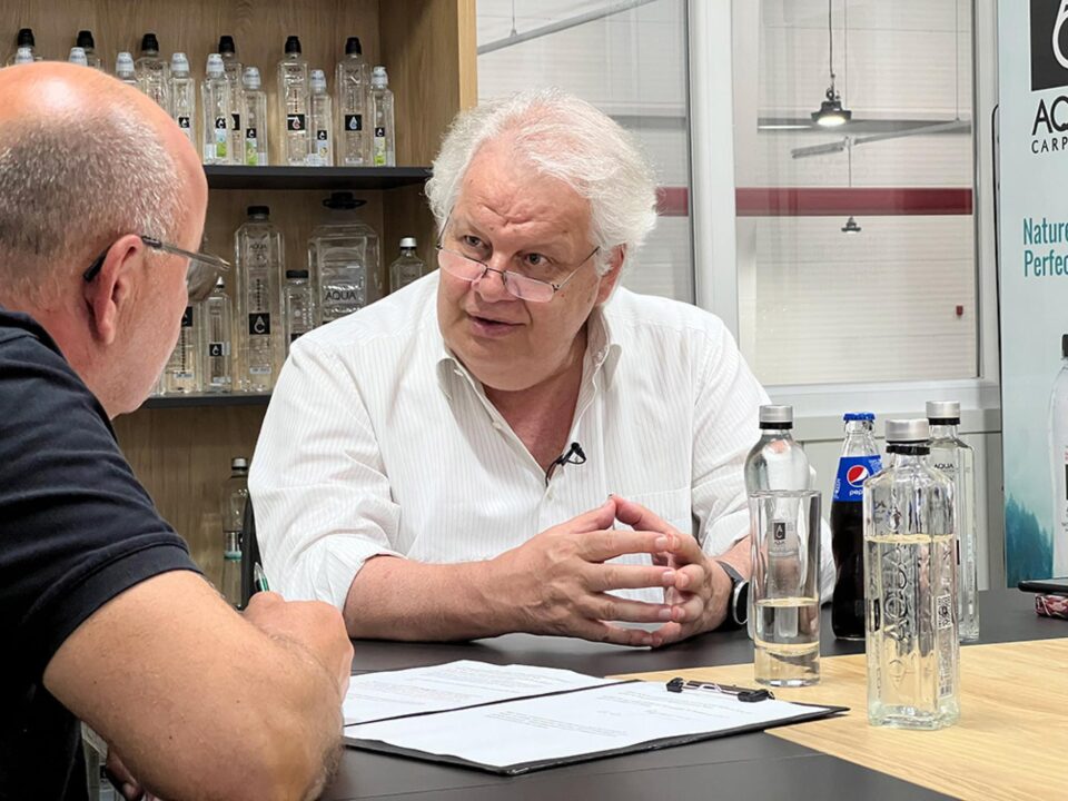 Omul de afaceri Jean Valvis, președintele Valvis Holding, care include și firma Carpathian Springs, cea care produce Aqua Carpatica