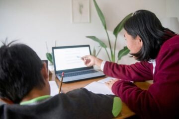 80 de școli din județ vor folosi catalogul electronic în acest an școlar