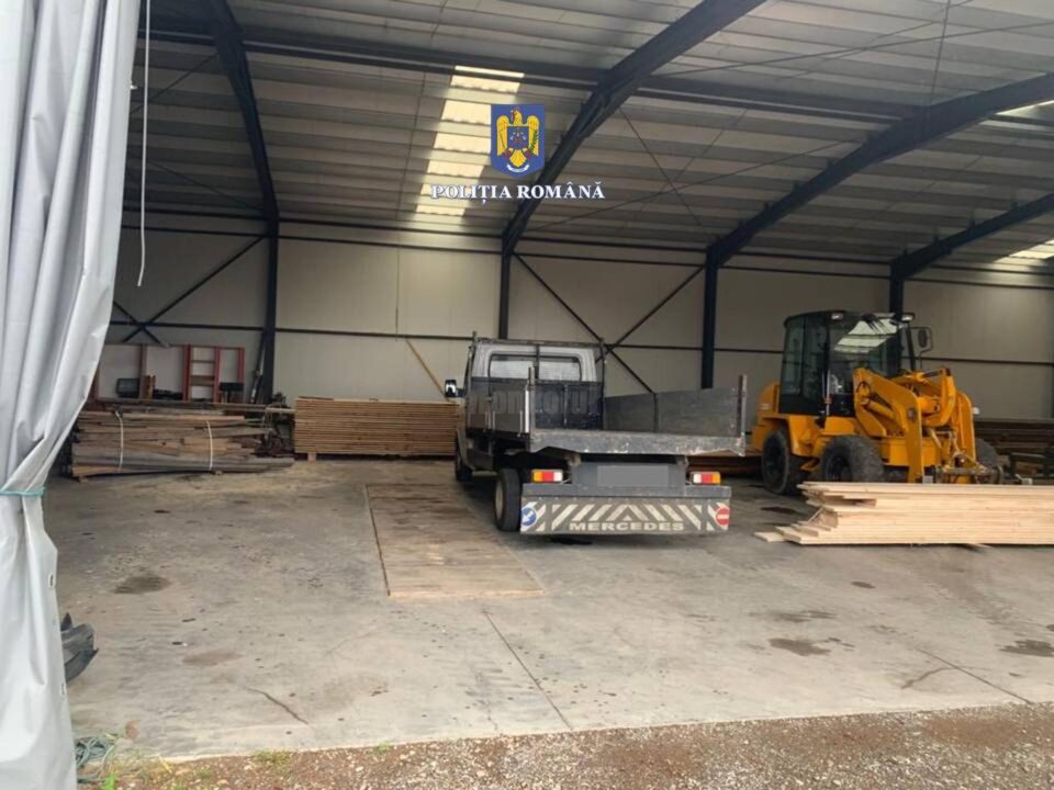 Material lemnos confiscat