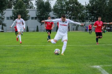 Golgeterul Ionel Stoian și-a făcut din nou datoria pentru Bucovina Rădăuți. Foto Cristian Plosceac