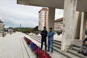 91 de ghiozdane echipate pentru școală și aproape 6.000 de lei strânși sâmbătă pentru mai mulți copii din familii nevoiașe