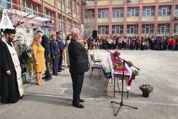 Primarul Sucevei a participat la deschiderea de an școlar la 13 unități de învățământ