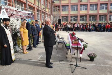 Primarul Sucevei a participat la deschiderea de an școlar la 13 unități de învățământ