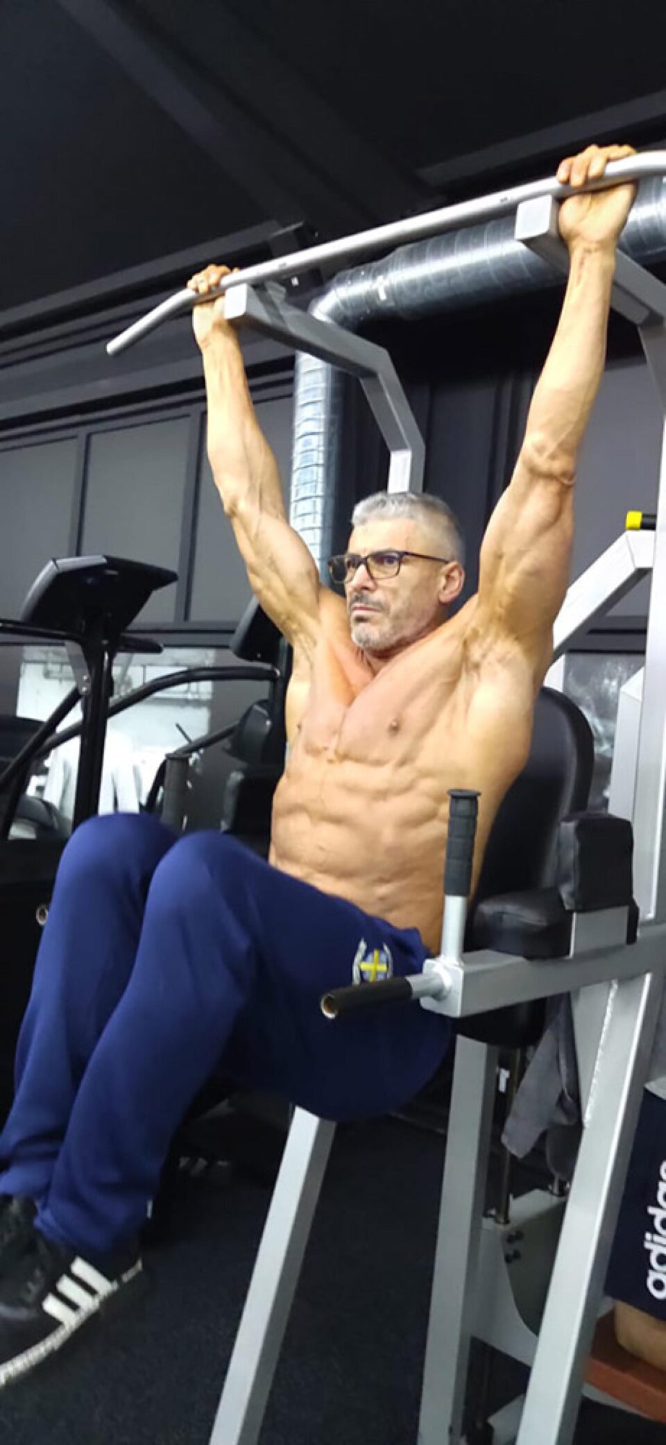 A slăbit aproape 70 de kilograme și a ajuns la 52 de ani Campion Național de Culturism