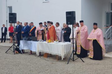 Alături de primarul Marinel Bălan, la deschiderea anului de la școala din Doroteia au participat și președintele CJ, Gheorghe Flutur, și prefectul Alexandru Moldovan