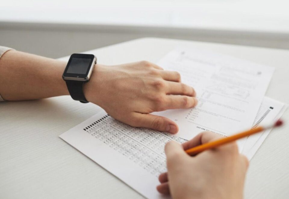Examenul pentru postul de director începe cu proba scrisă