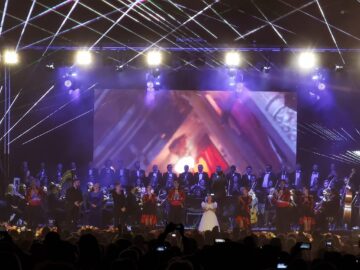 „Simfonii de toamnă”, ediția a IX-a, un eveniment exploziv, o seară memorabilă de muzică, dans, lumini, în compania a peste 120 de artiști din Republica Moldova