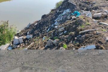 Gunoaiele de pe malul râului Suceava, la Bosanci
