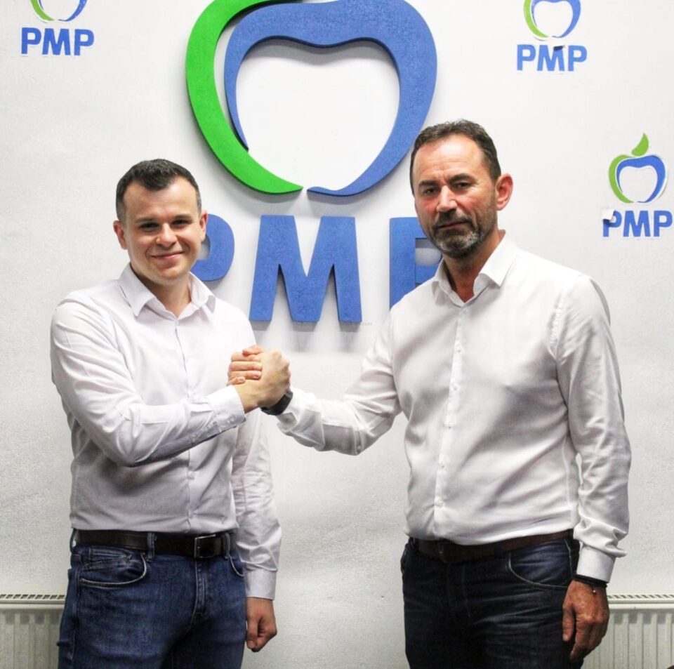 Marian Andronache alături de noul lider al tinerilor din PMP Suceava, Robert Vasile Ciocan