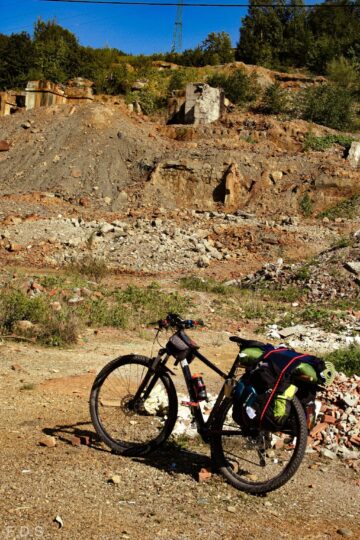 Minunatele peisaje din Bucovina, promovate printr-un tur cicloturistic