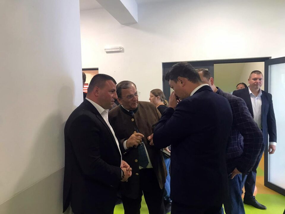 Președintele CJ Suceava a discutat cu primarii din zona Rădăuți despre proiectele de dezvoltare pentru comunitățile locale Președintele CJ Suceava a discutat cu primarii din zona Rădăuți despre proiectele de dezvoltare pentru comunitățile locale