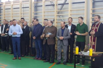 Două investiții noi din Horodnic de Sus, o sală de sport și o grădiniță, inaugurate în prezența primarului Valentin Luță