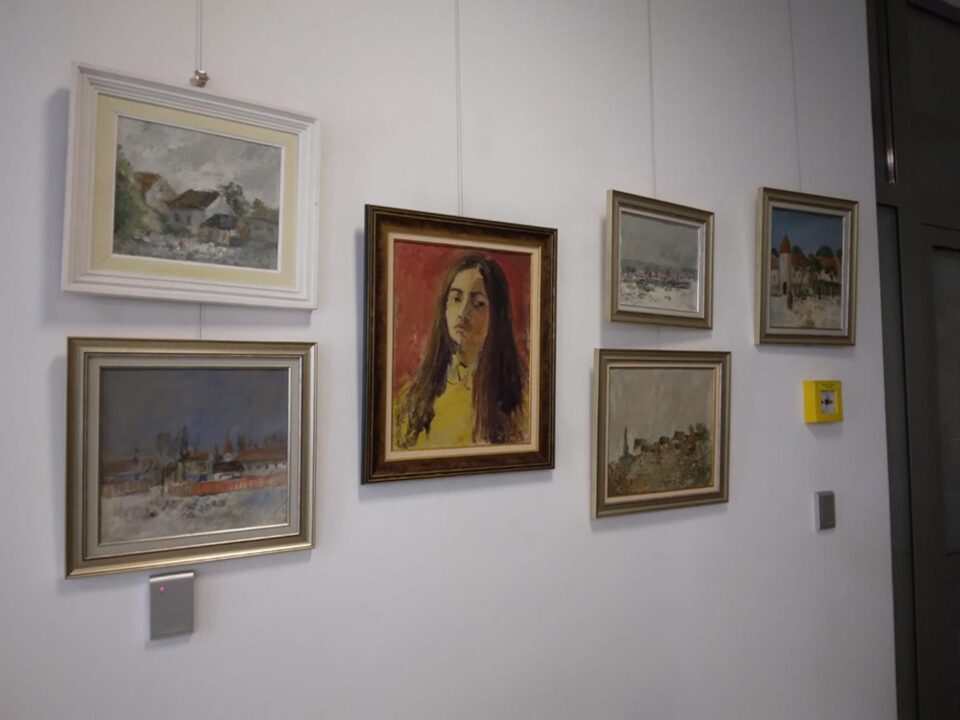 Expoziția „Tiberiu Moruz – Retrospectivă”, în foaierul Muzeului de Istorie din municipiul Suceava