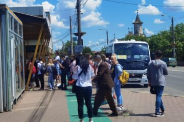 Abonamentele gratuite pentru elevi sunt eliberate acum pe toată durata anului