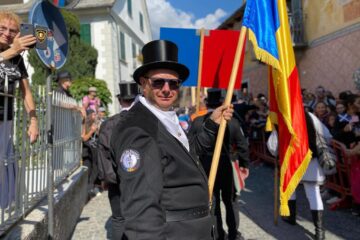 Cezar Șlincu a purtat cu mândrie steagul României