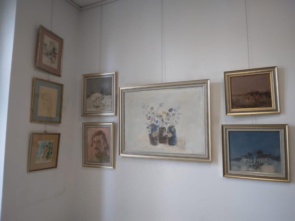 Expoziția „Tiberiu Moruz – Retrospectivă”, în foaierul Muzeului de Istorie din municipiul Suceava