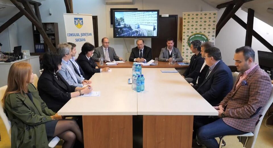 Semnarea contractului de colaborare între Conducerea Spitalului Județean, cea a Consiliului Județean și cea a Universității „Ștefan cel Mare” Semnarea contractului de colaborare între Conducerea Spitalului Județean, cea a Consiliului Județean și cea a Universității „Ștefan cel Mare”