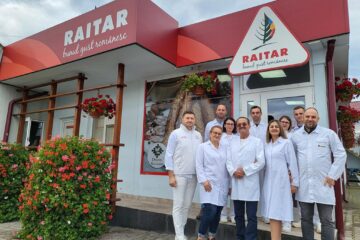 O parte dintre specialiștii RAITAR, împreună cu ing. Florea, patronul firmei
