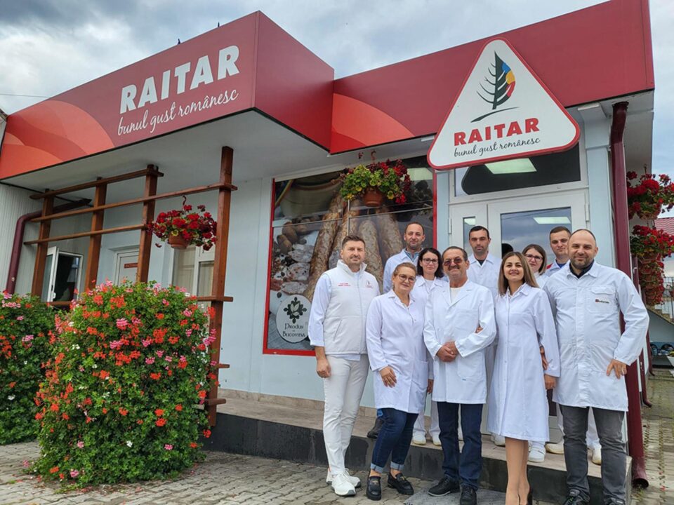 O parte dintre specialiștii RAITAR, împreună cu ing. Florea, patronul firmei