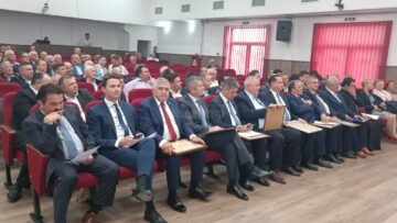 O parte din oficialitățile invitate la evenimentul de la Dumbrăveni