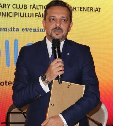 Prof. univ. Daniel Șandru