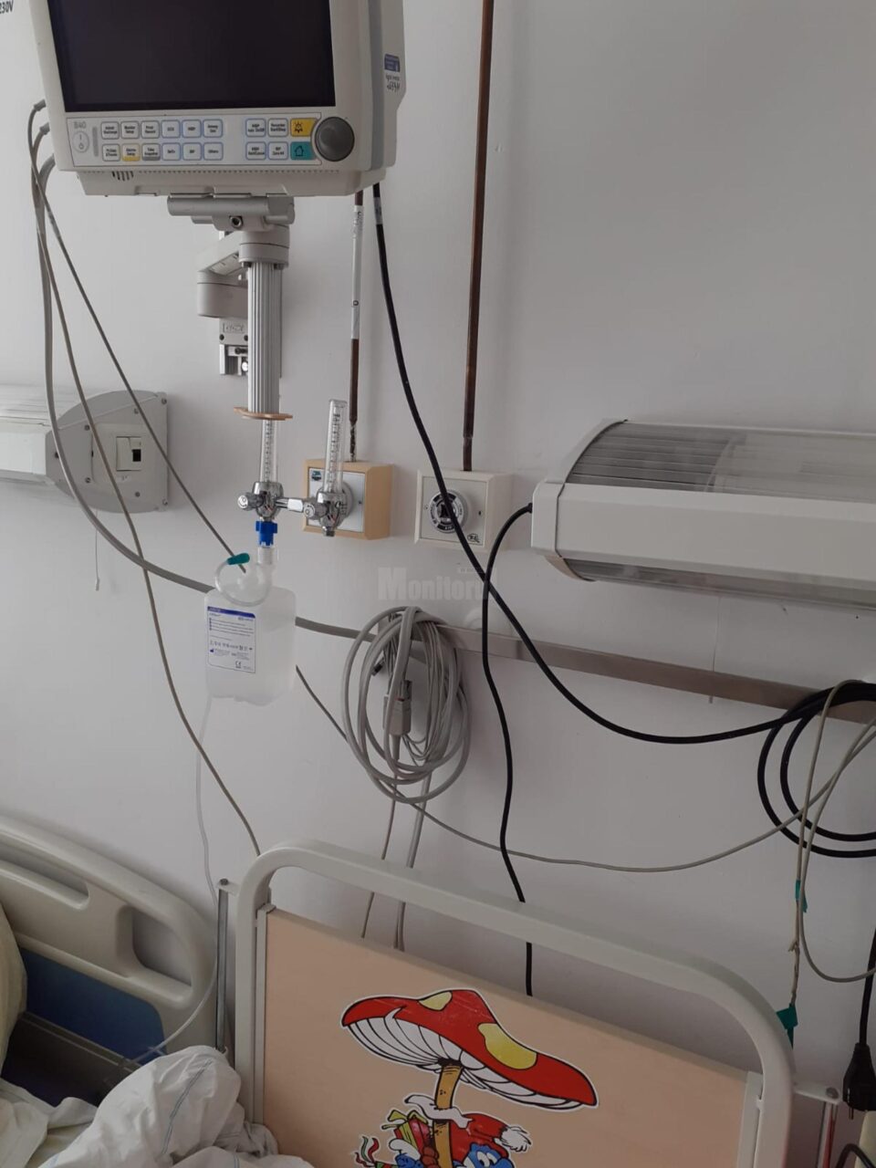 Copiii cu insuficiență respiratorie au nevoie de mască de oxigen
