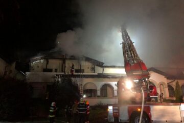 Incendiu la sala de evenimente a pensiunii Curtea Bizantină, din Șcheia