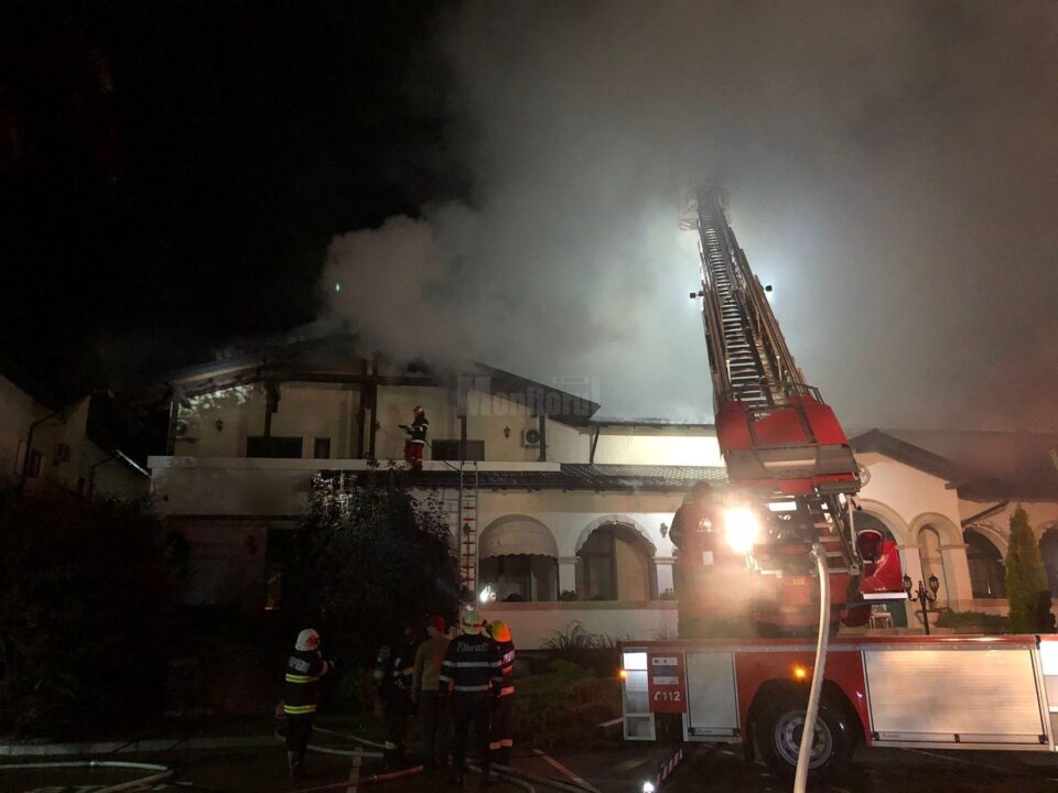 Incendiu la sala de evenimente a pensiunii Curtea Bizantină, din Șcheia