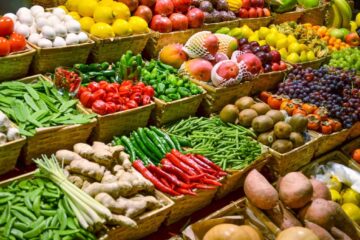 Fructe sau legume, contra PET-uri, doze sau sticle
