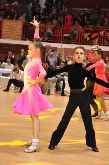 Sportivi suceveni de la „Bucovina Dance Studio”, premiați la „Cupa Sătmarului”
