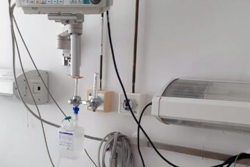 Copiii cu insuficiență respiratorie au nevoie de mască de oxigen